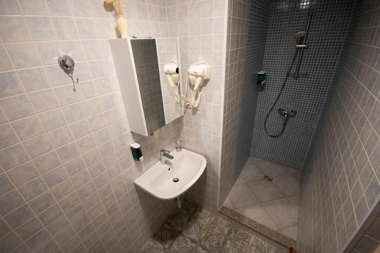 Отель Hotel Cordata Тбилиси-11